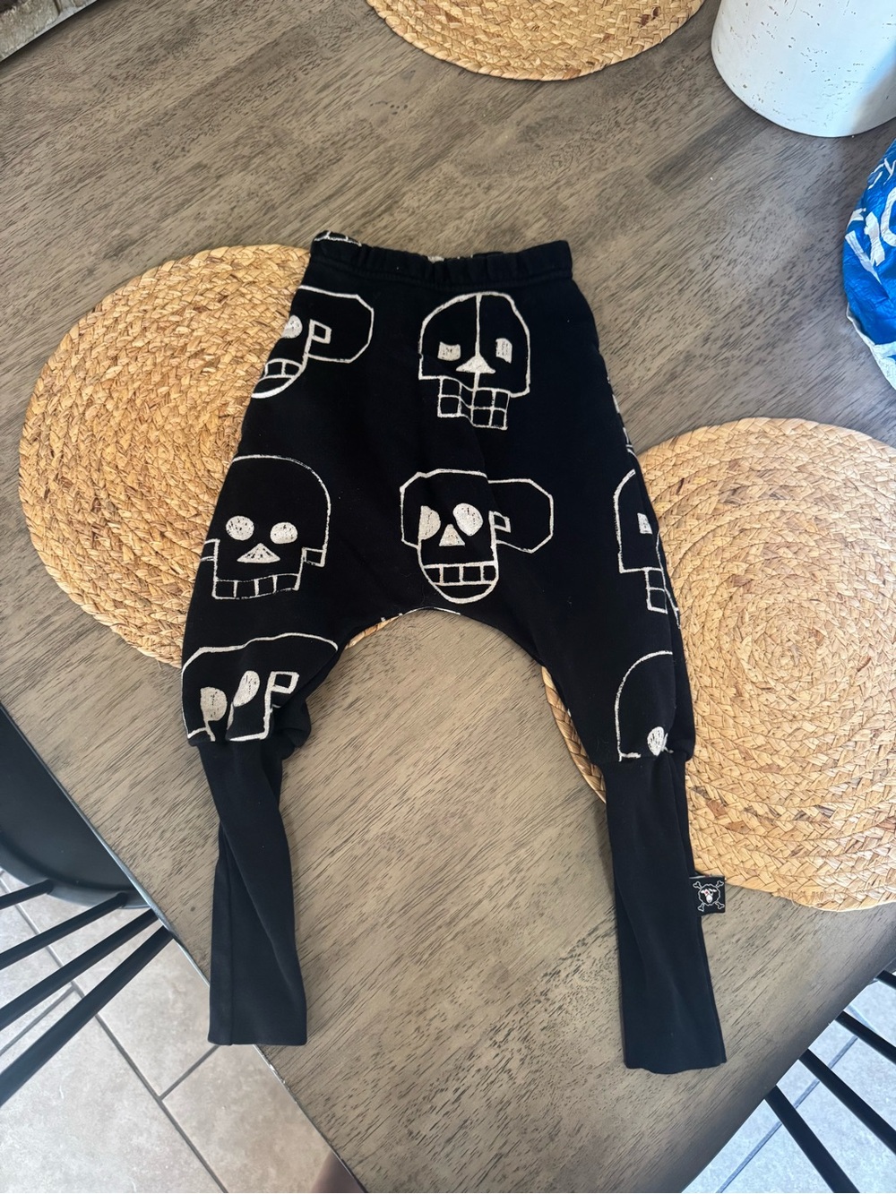 nununu Black Leggings with White Skull Print